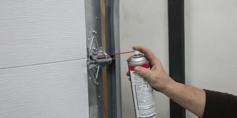 how to manually open a garage door